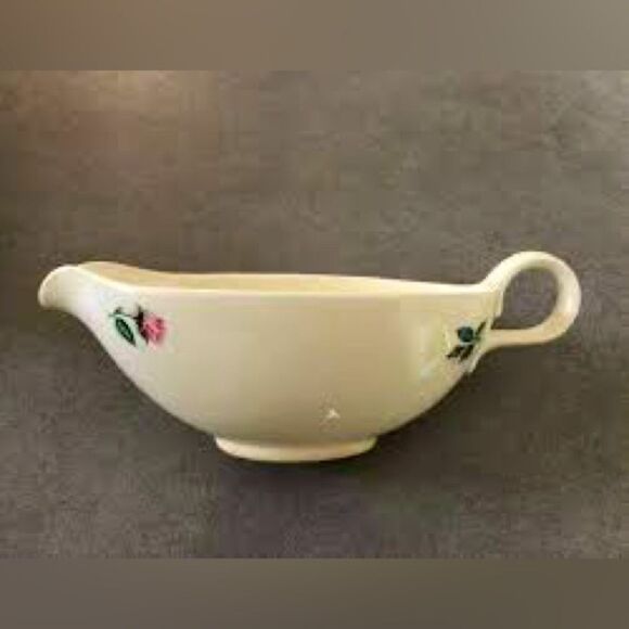 1950s Homer Laughlin / Household Institute Rhythm Rose Gravy Boat- Pink Roses - Picture 1 of 3